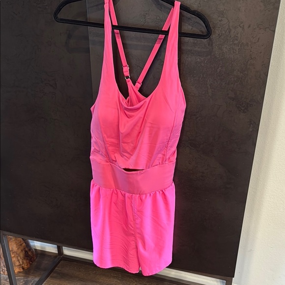 Vibrant Pink Sleeveless Jumpsuit Casual Romper - Picture 1 of 5